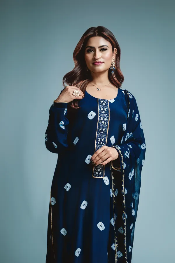 Royal Blue Crepe Bandhani suit set thumbnail 3